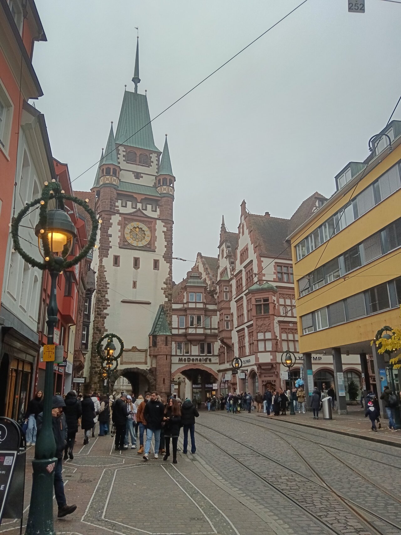 Utca Freiburgban és a Márton-kapu